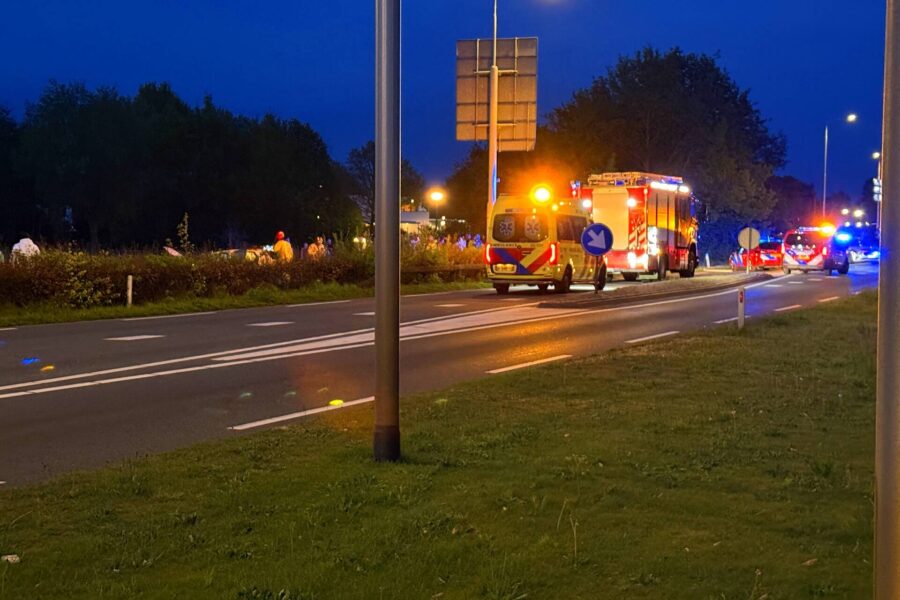 Auto belandt op fietspad in Gemert na uitwijkmanoeuvre