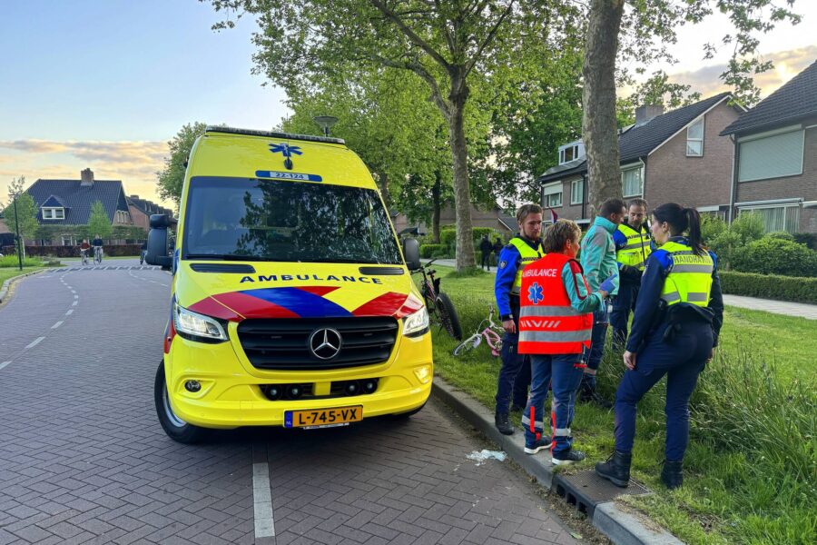 Meisje (5) gewond na harde val met fiets