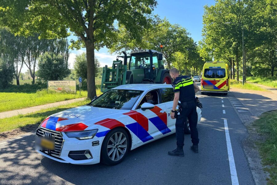 Kind op fiets aangereden door tractor