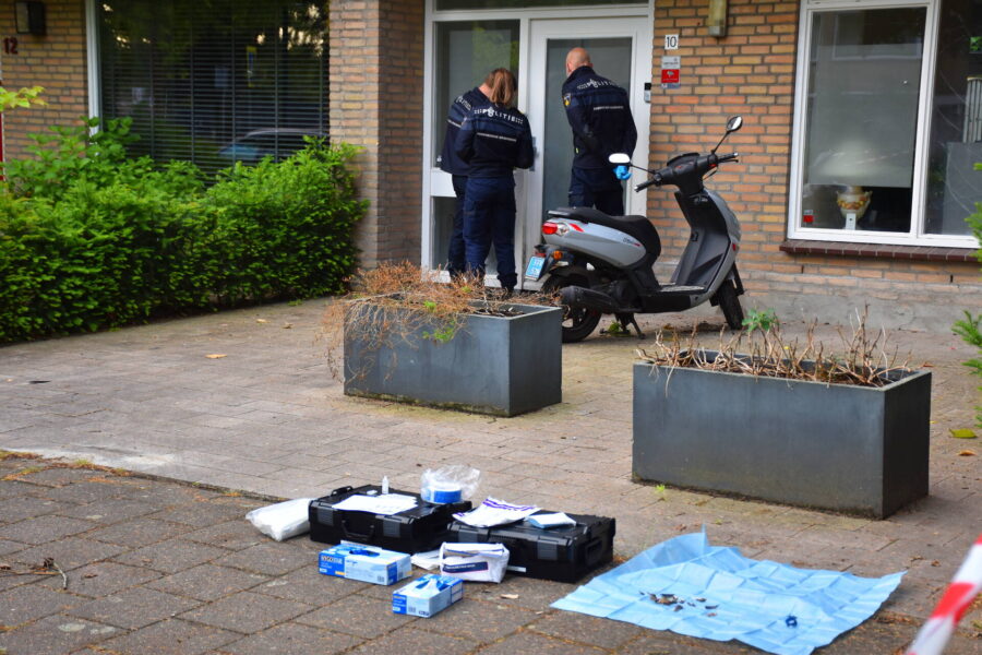 Vuurwerkaanval veroorzaakt schade aan woning