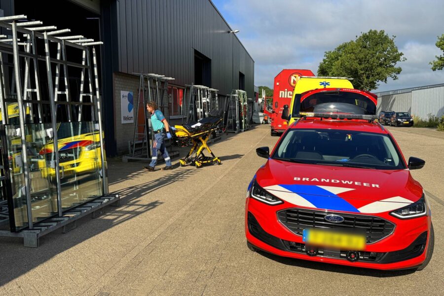 Man gewond bij ongeval met glaspakket