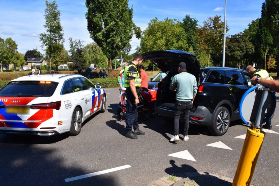 Gewonde bij verkeersongeval op kruising in Veldhoven