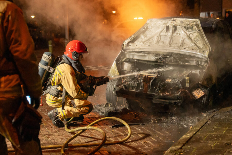 Auto afgebrand na brandstichting