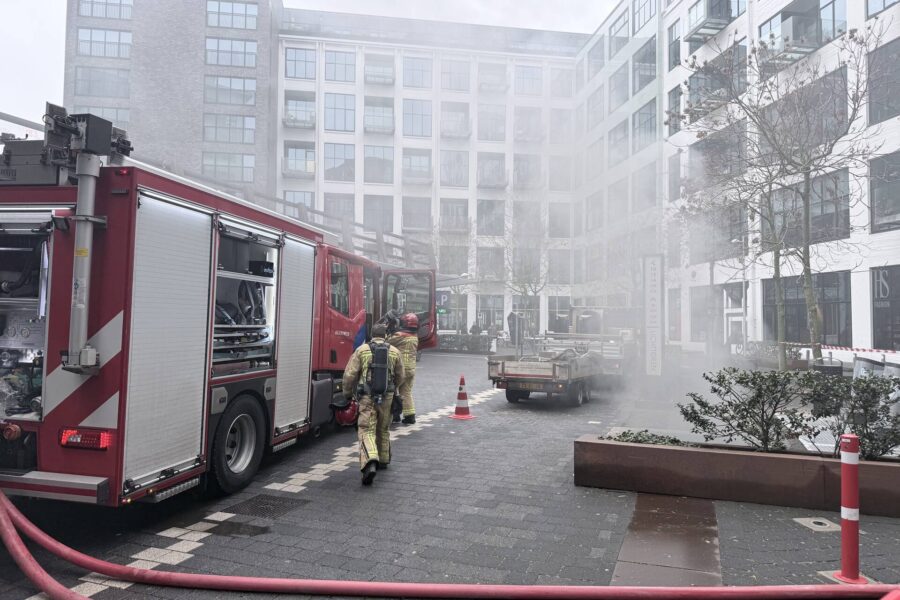 Brand in parkeergarage zorgt voor grote inzet brandweer