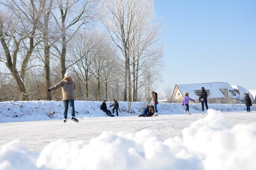 Extreme kou zet Nederland op scherp voor kortstondig schaatsplezier