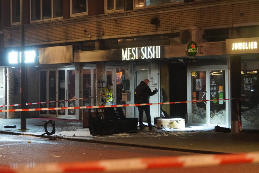 Brand na explosie bij Sushi bar in Eindhoven