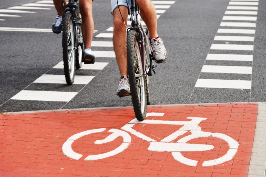 Fietsers krijgen automatisch sneller groen met fietsapp op telefoon