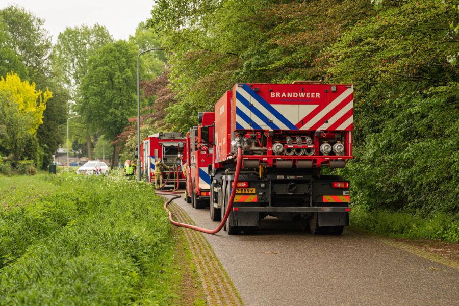 Grote brandweerinzet na schoorsteenbrand aan de Bokt in Eindhoven